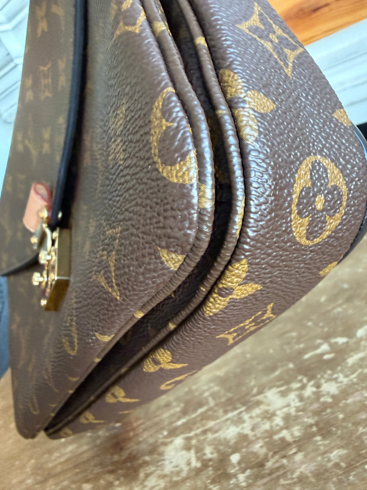 Pochette Métis in Monogram