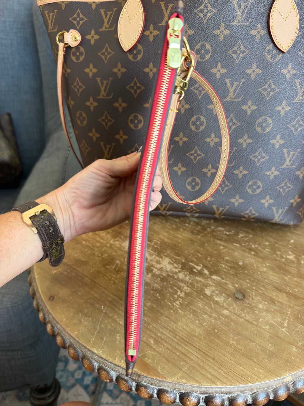 Neverfull MM with Pouch in Monogram with Red Interior