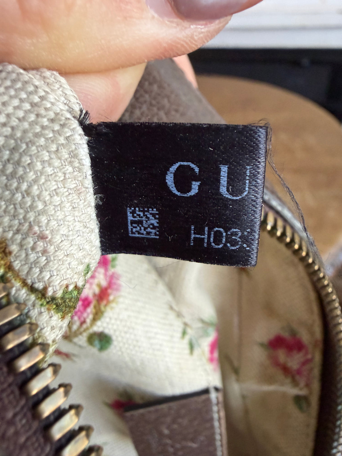 Sunday Steal! Neo Vintage GG Supreme Camera Bag