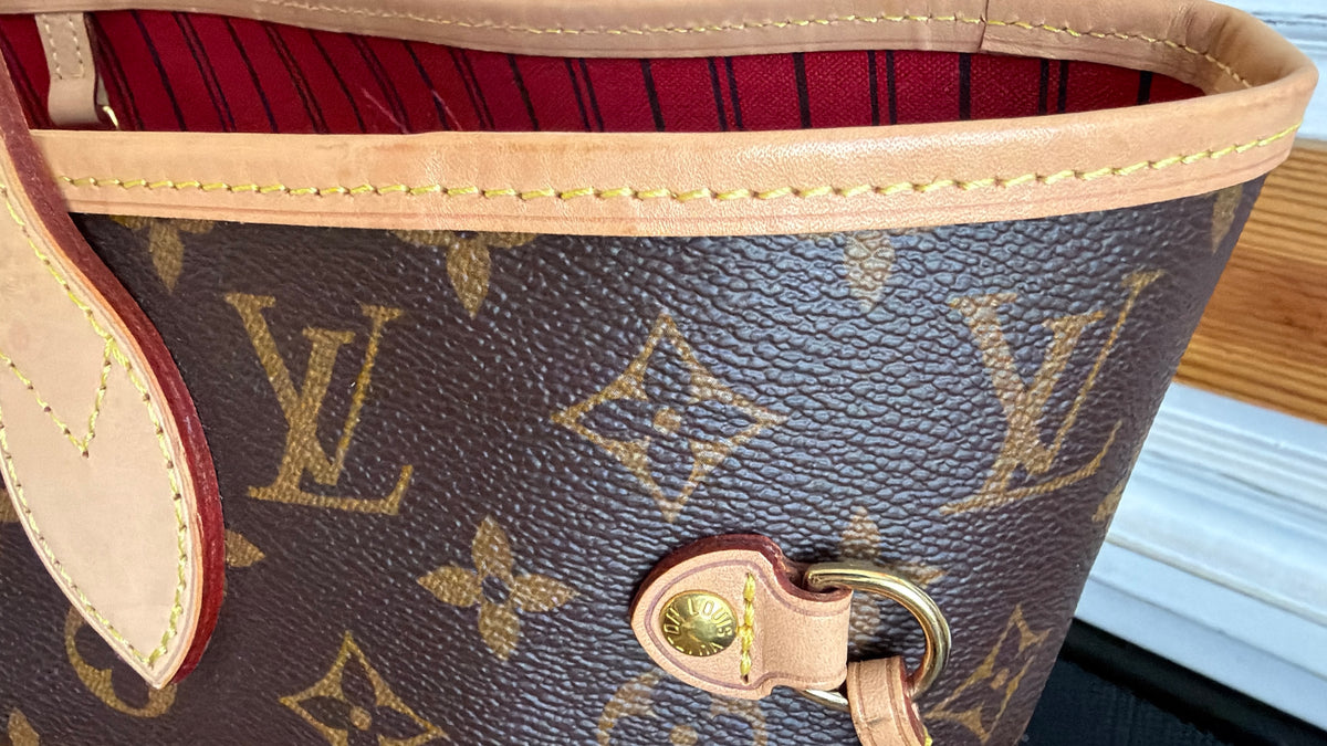 Neverfull MM with Pouch in Monogram with Red Interior