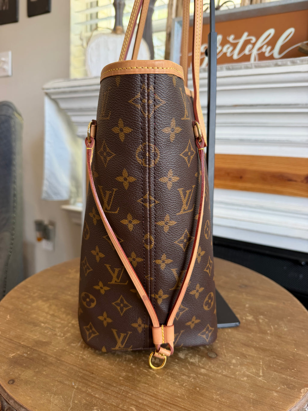 Neverfull MM with Pouch in Monogram with Red Interior