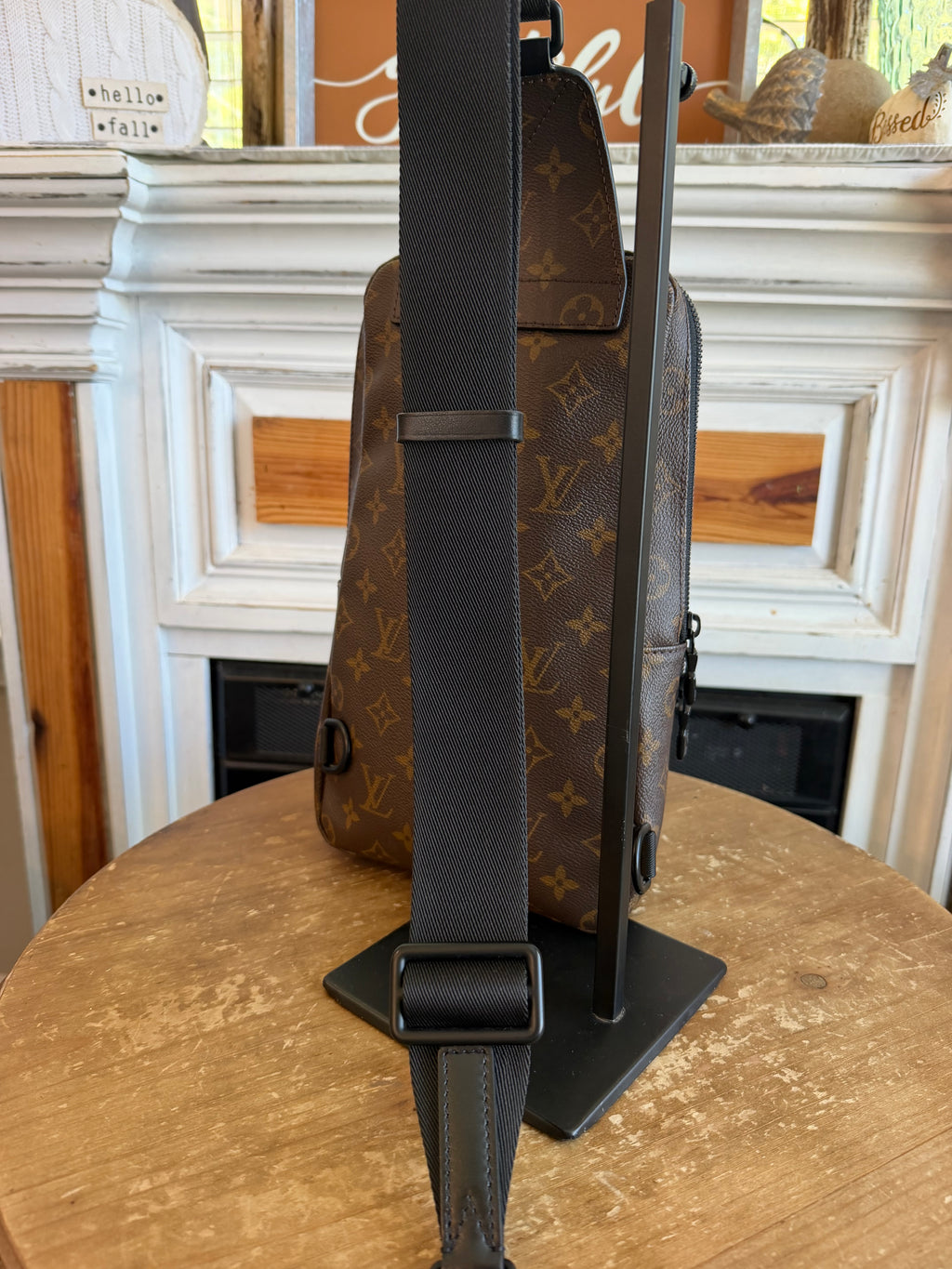 Avenue Sling NM in Monogram Macassar