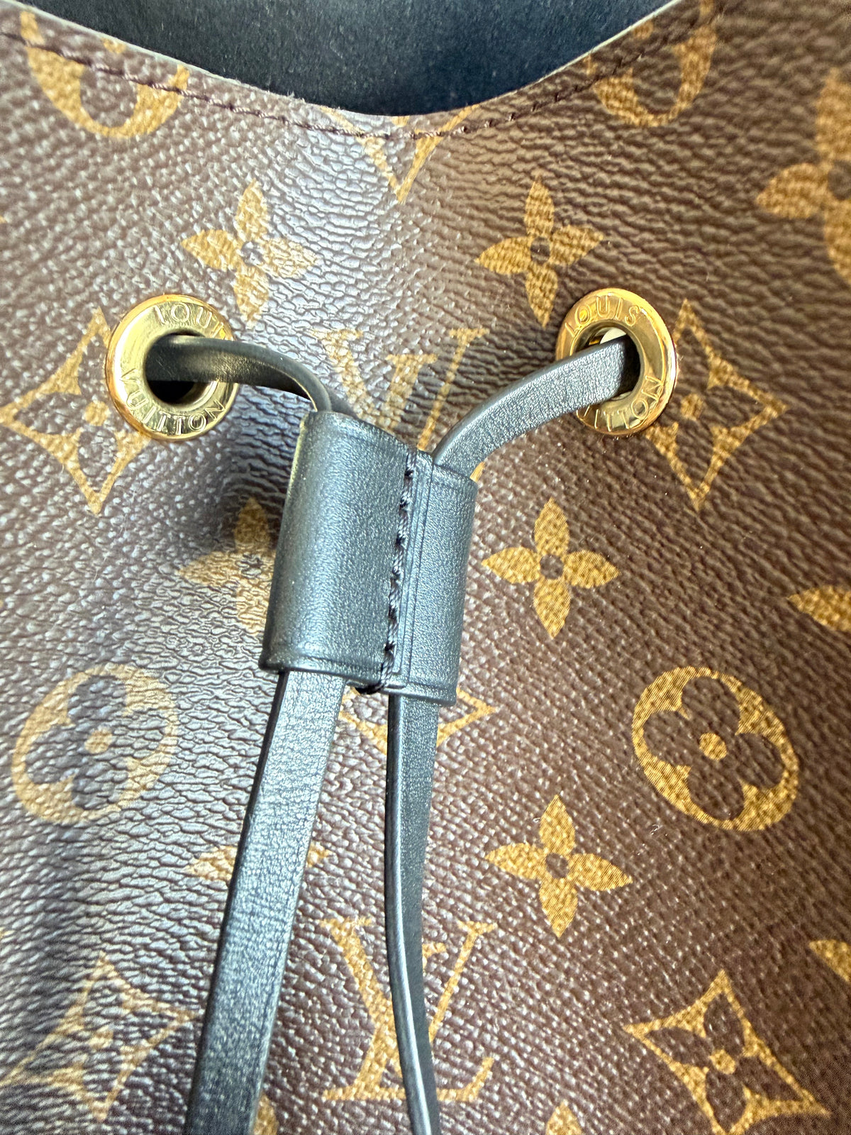 Néonoé MM in Monogram and Black