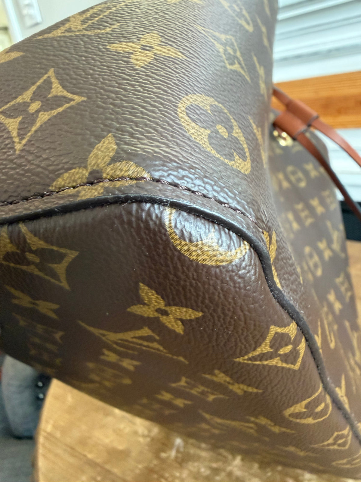 NéoNoé MM in Monogram and Cognac