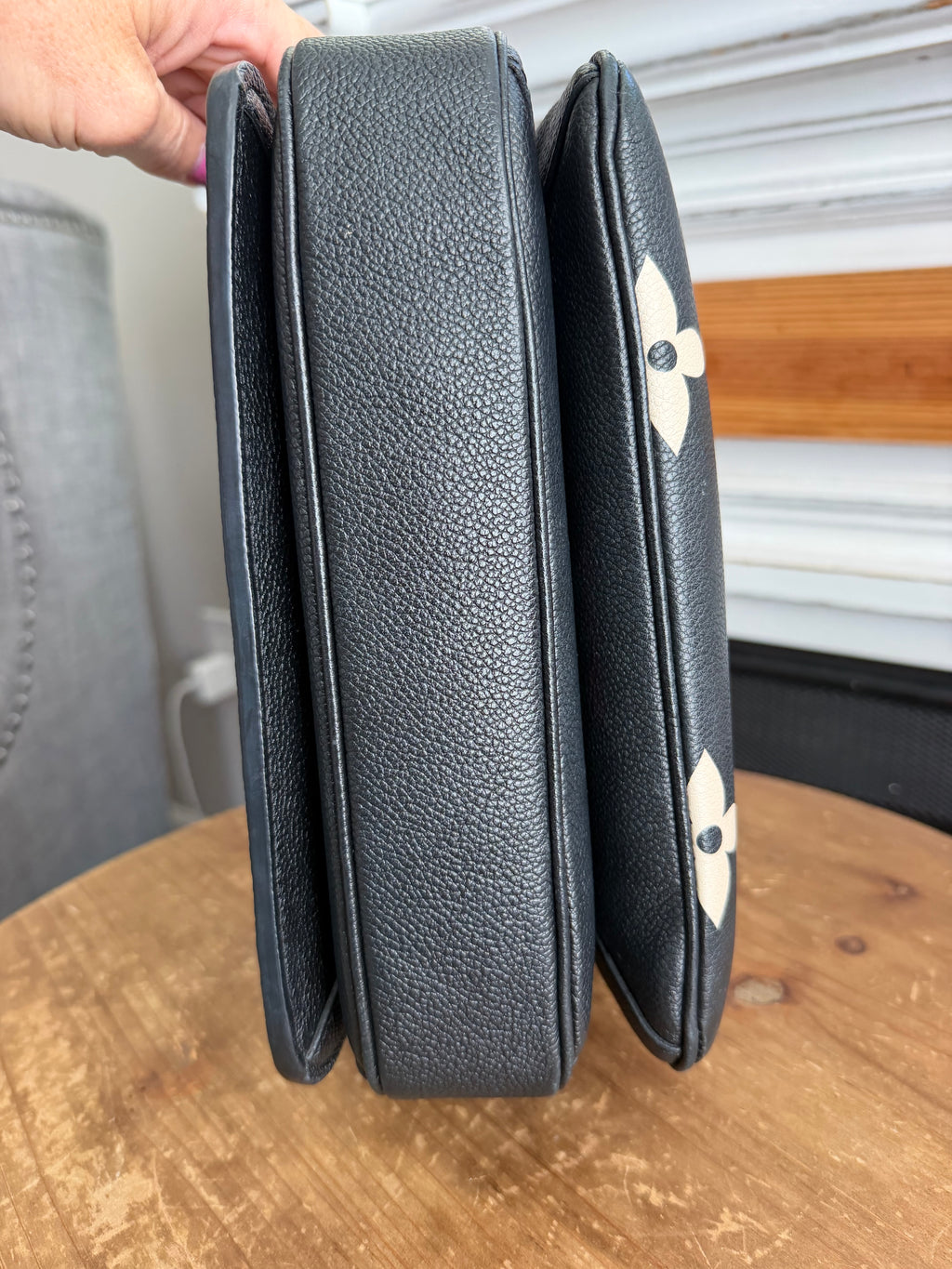 Pochette Métis Empreinte Giant Bicolor Monogram Black and Crème