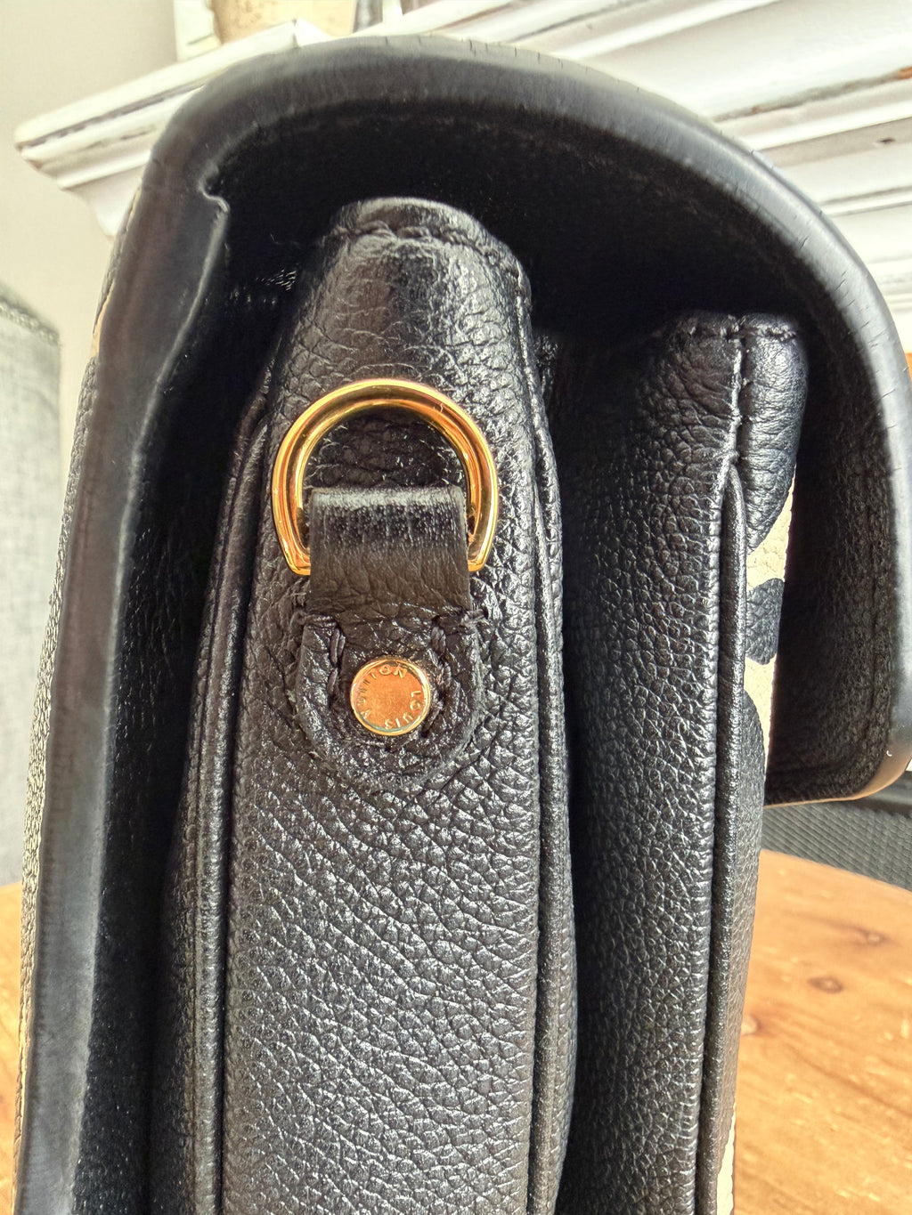 Pochette Métis Empreinte Giant Bicolor Monogram Black and Crème