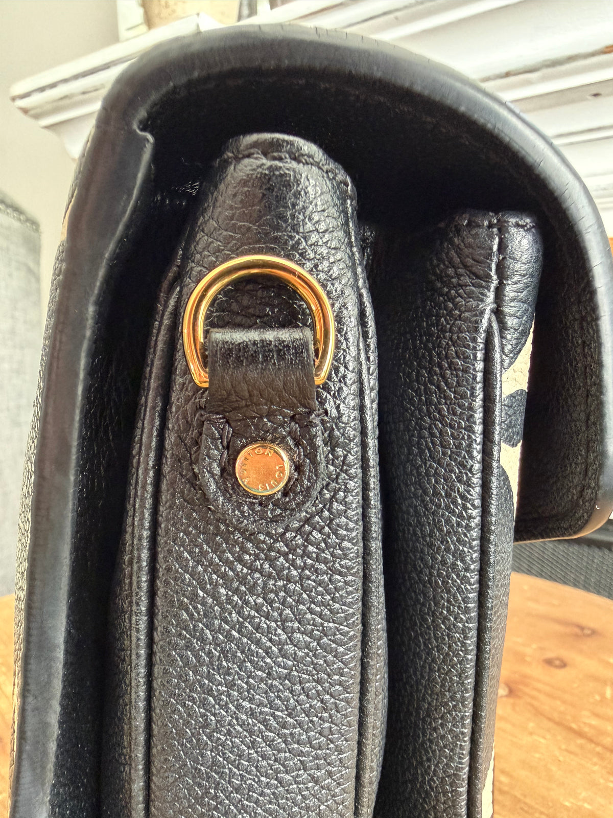 Pochette Métis Empreinte Giant Bicolor Monogram Black and Crème