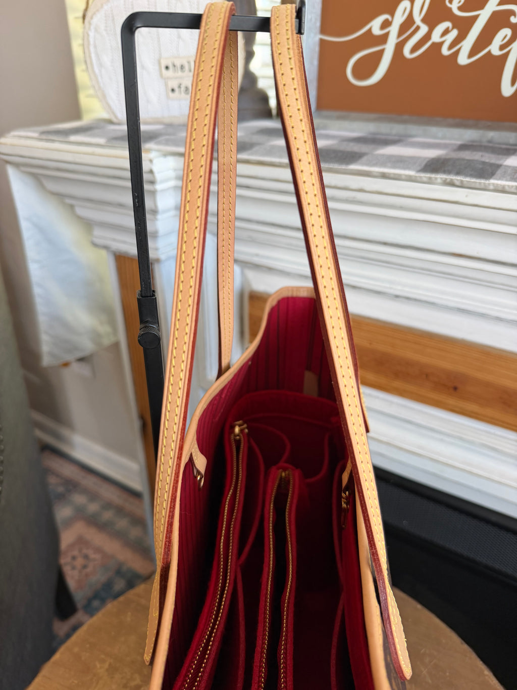Neverfull MM with Pouch in Monogram with Red Interior