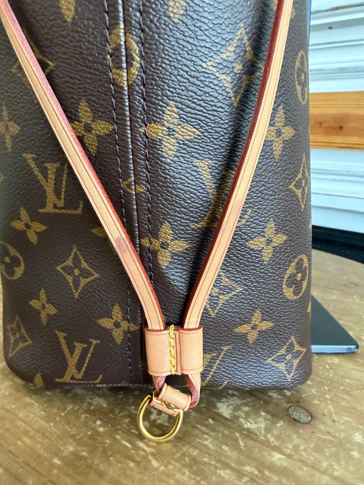 Neverfull MM with Pouch in Monogram with Red Interior