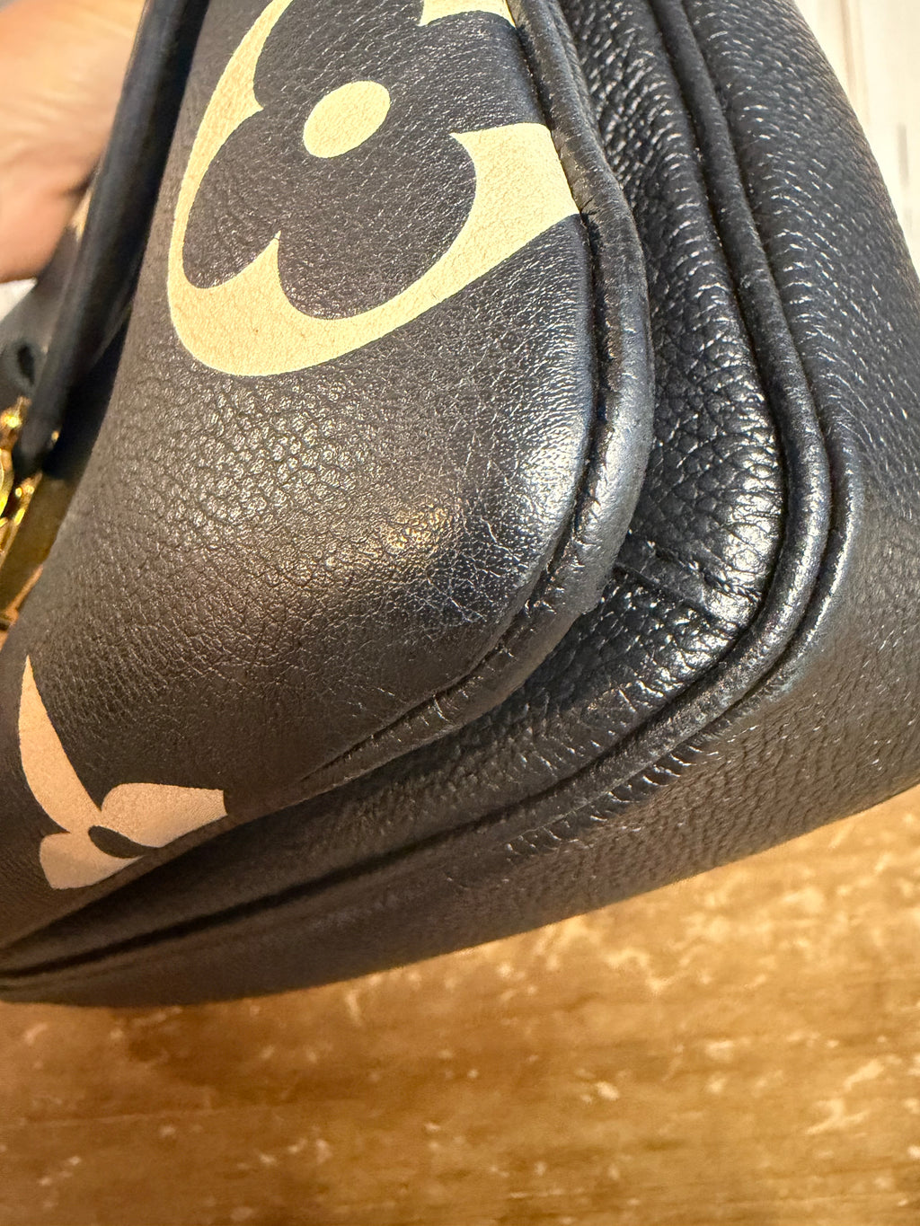 Pochette Métis Empreinte Giant Bicolor Monogram Black and Crème