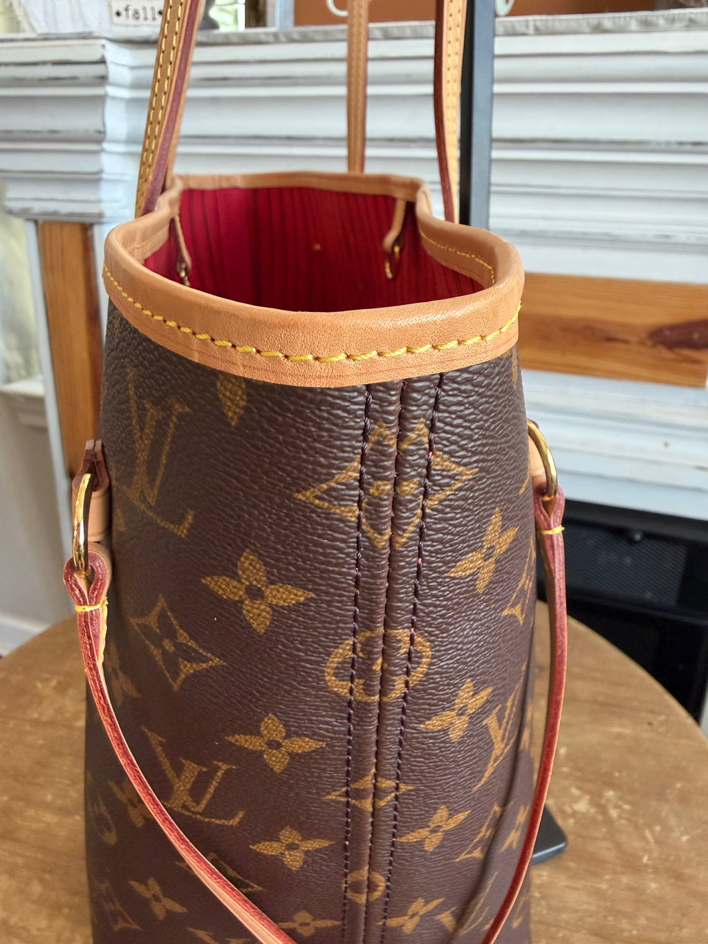 Neverfull MM with Pouch in Monogram with Red Interior