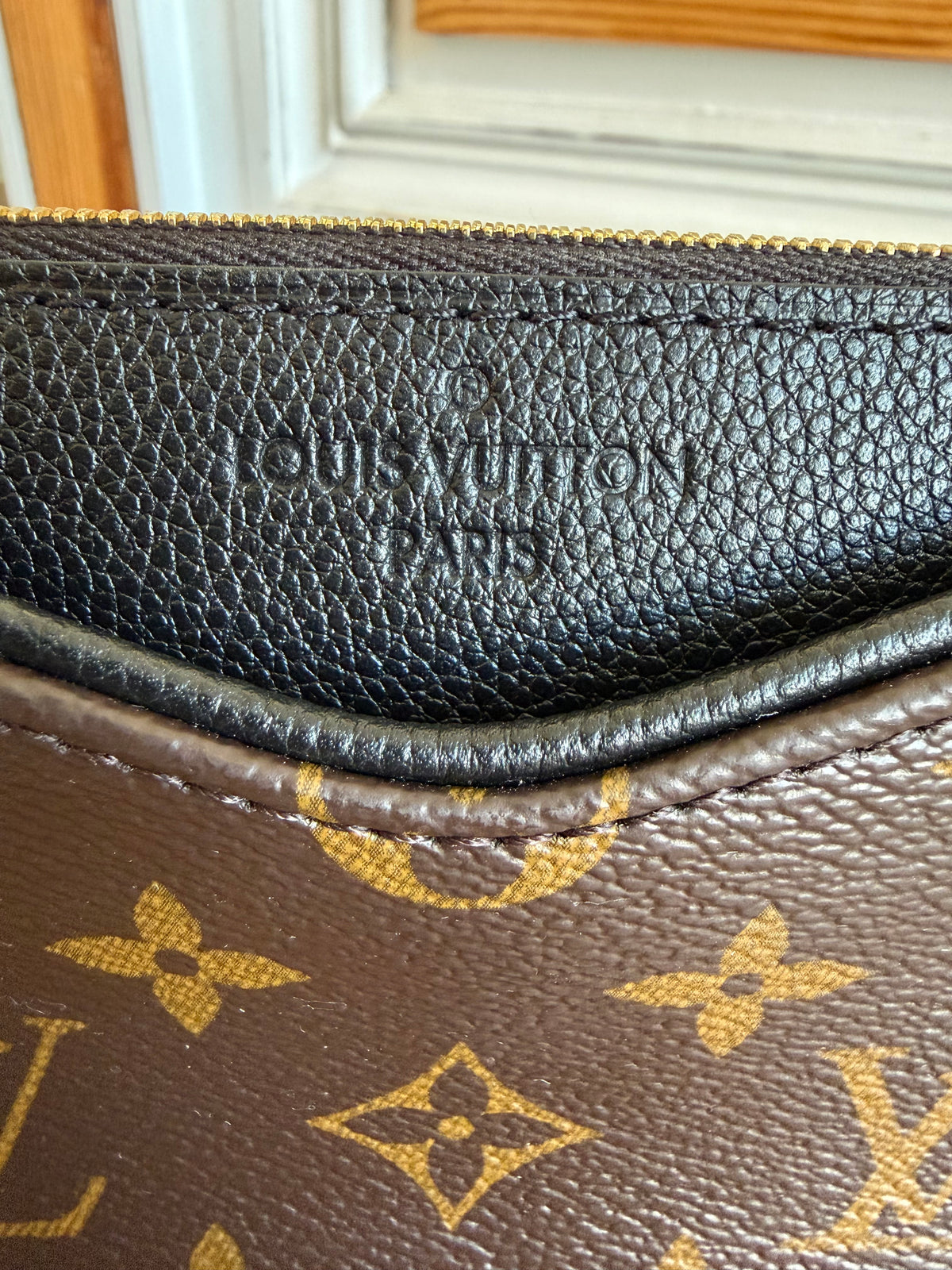Pallas Clutch in Black