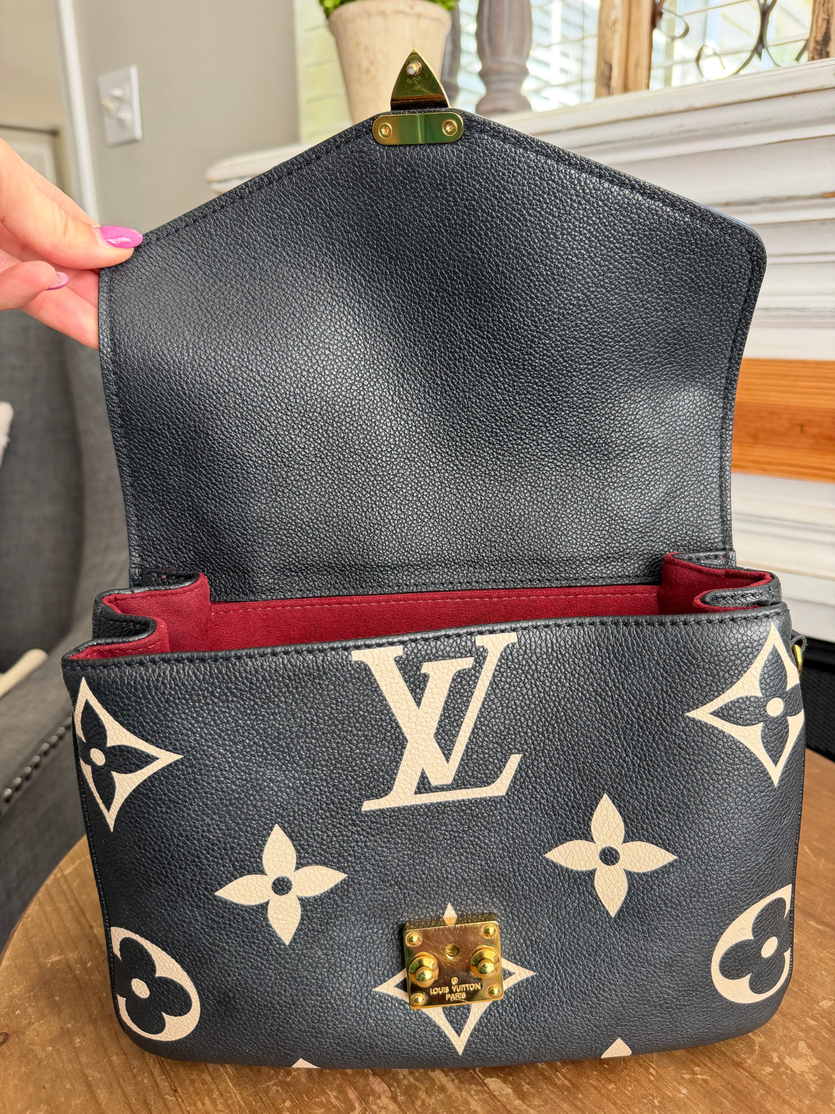 Pochette Métis Empreinte Giant Bicolor Monogram Black and Crème