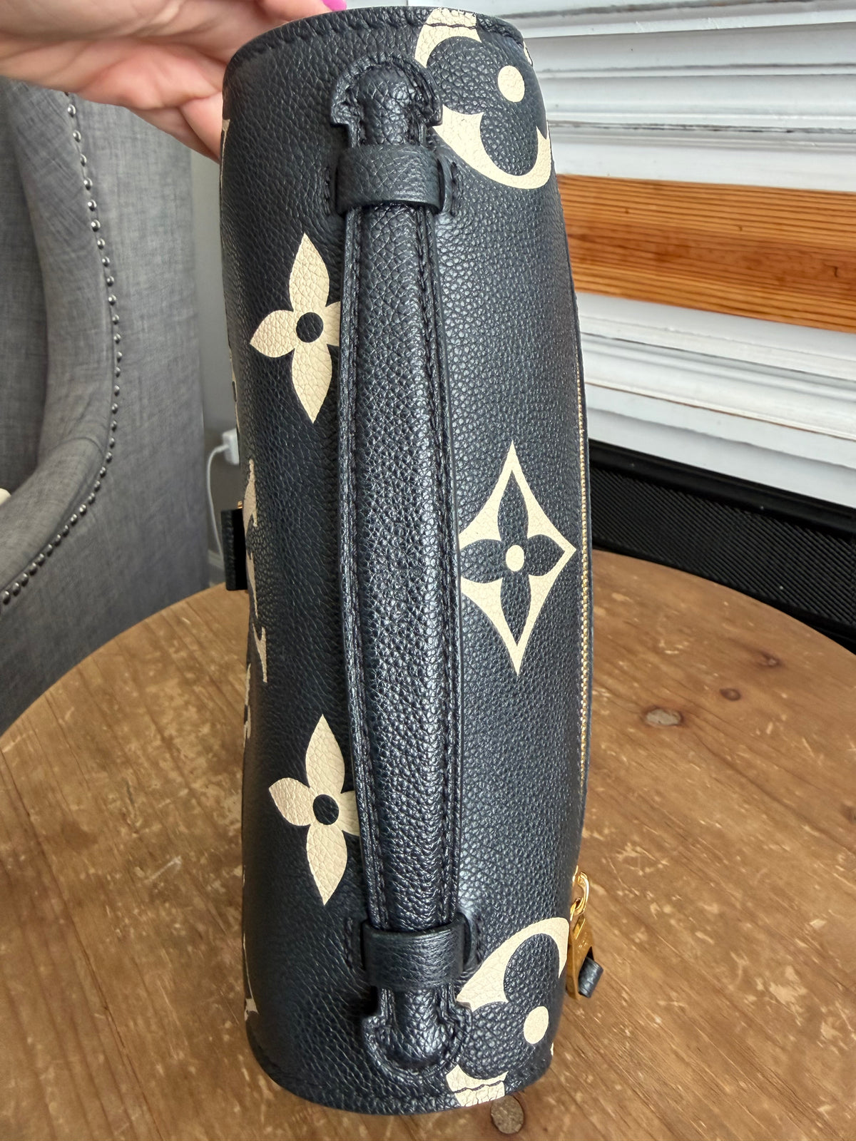 Pochette Métis Empreinte Giant Bicolor Monogram Black and Crème