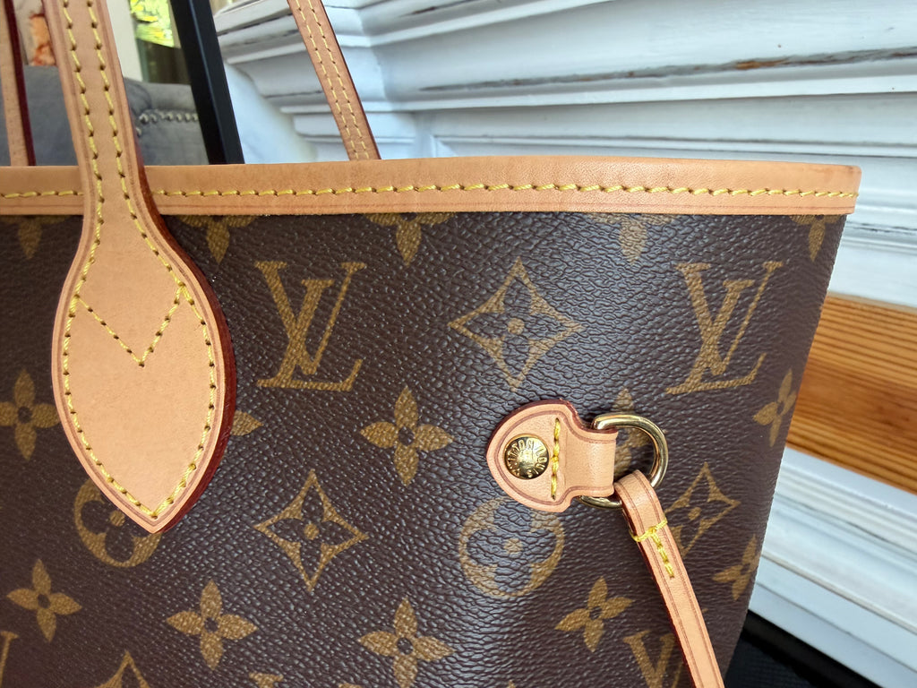 Neverfull MM with Pouch in Monogram with Red Interior