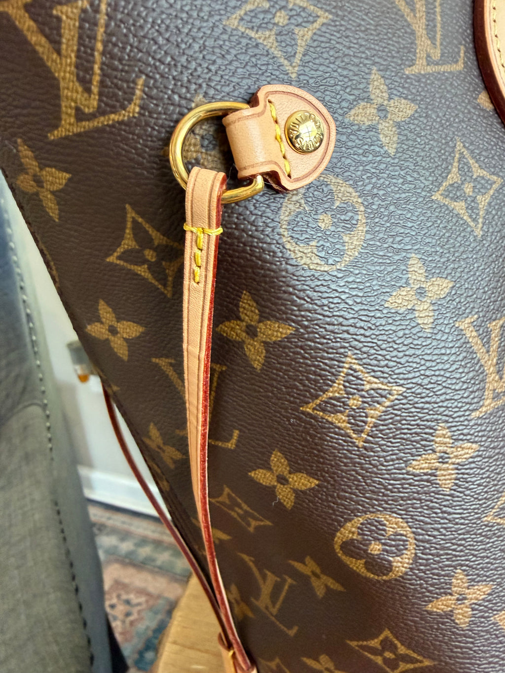 Neverfull MM with Pouch in Monogram with Red Interior