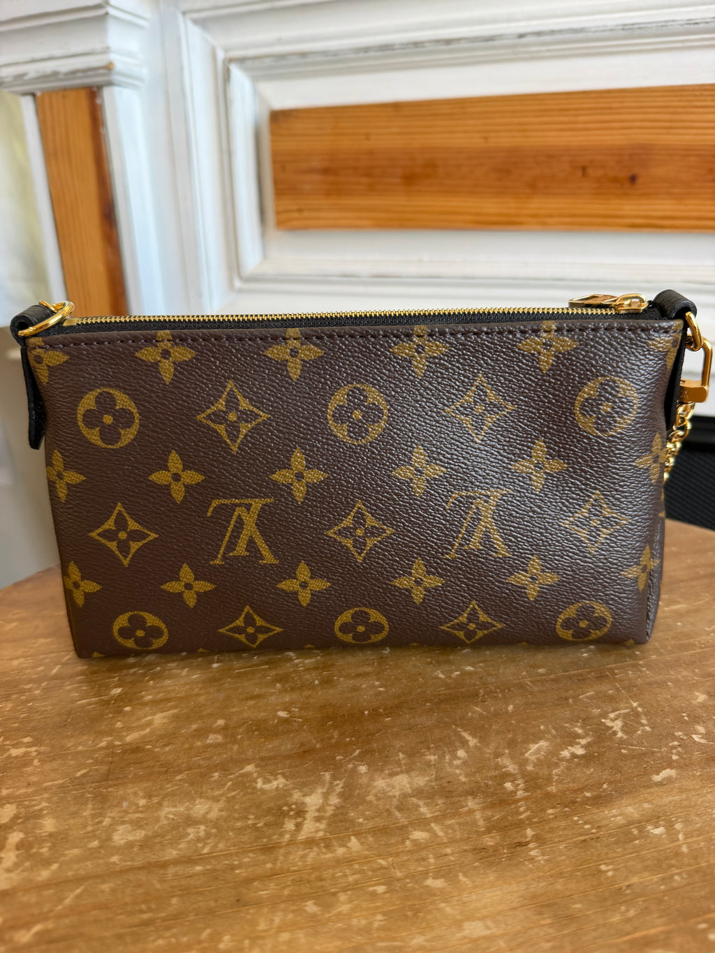 Pallas Clutch in Black