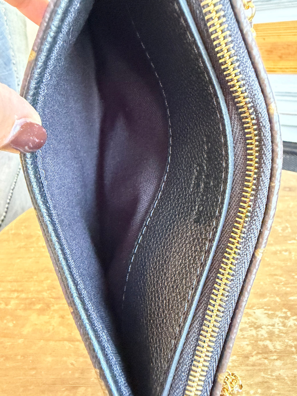 Pallas Clutch in Black