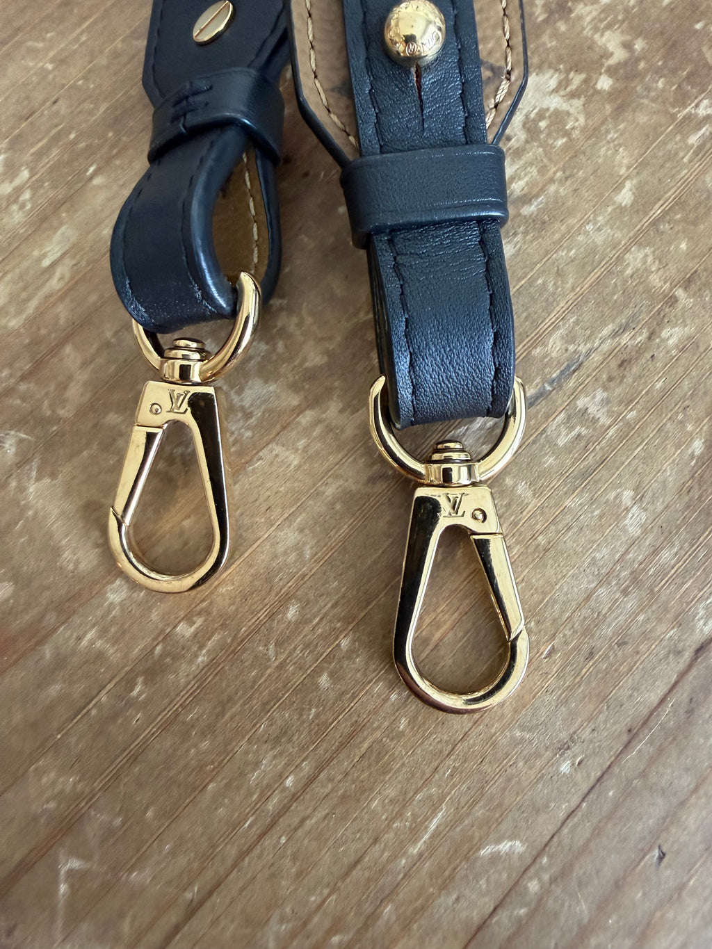 Bandouliere adjustable reverse mono and black leather strap