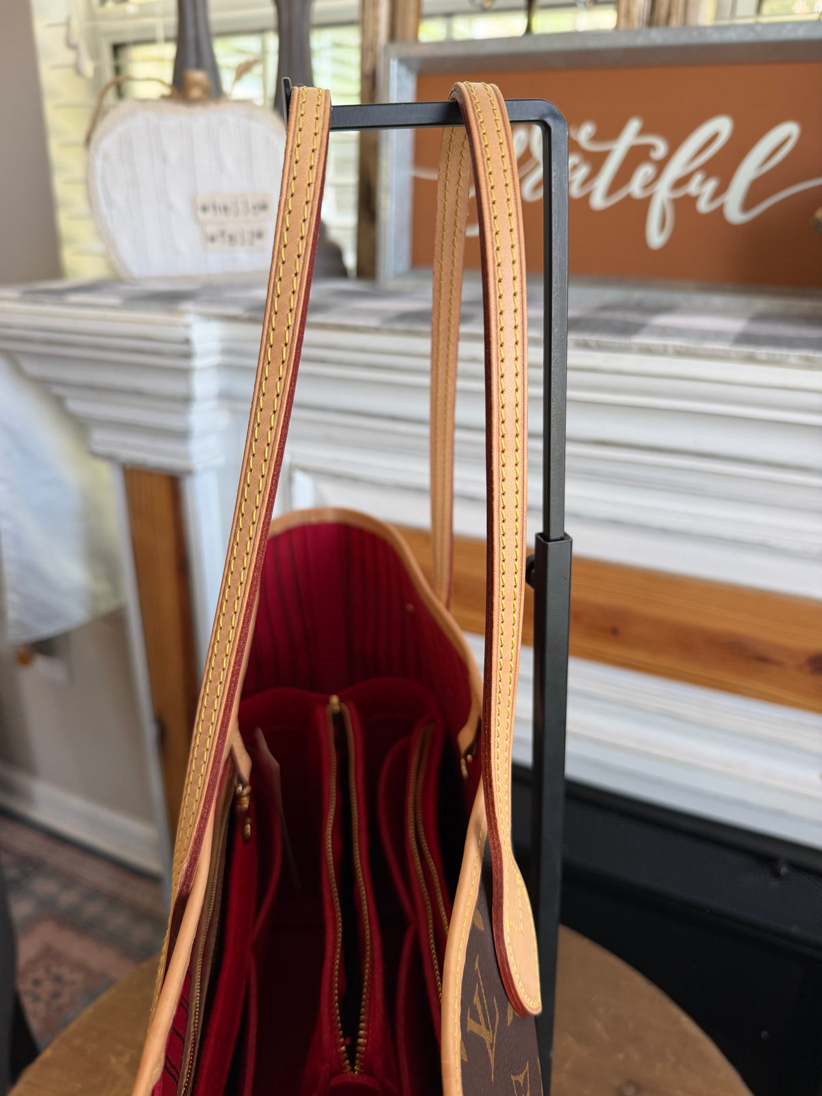 Neverfull MM with Pouch in Monogram with Red Interior
